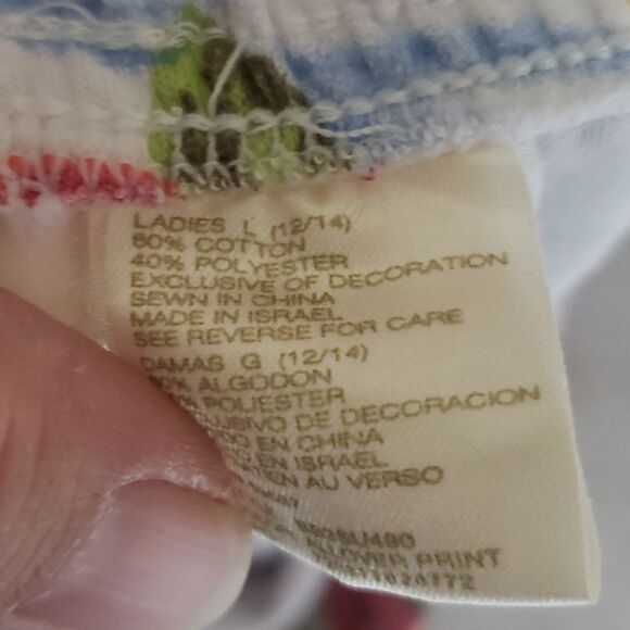 Bobby Brooks Hawaiian Stretchy Capri Pants - Picture 6 of 9